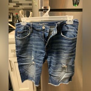 Good fellow denim shorts. Men’s size 34 lightly used.